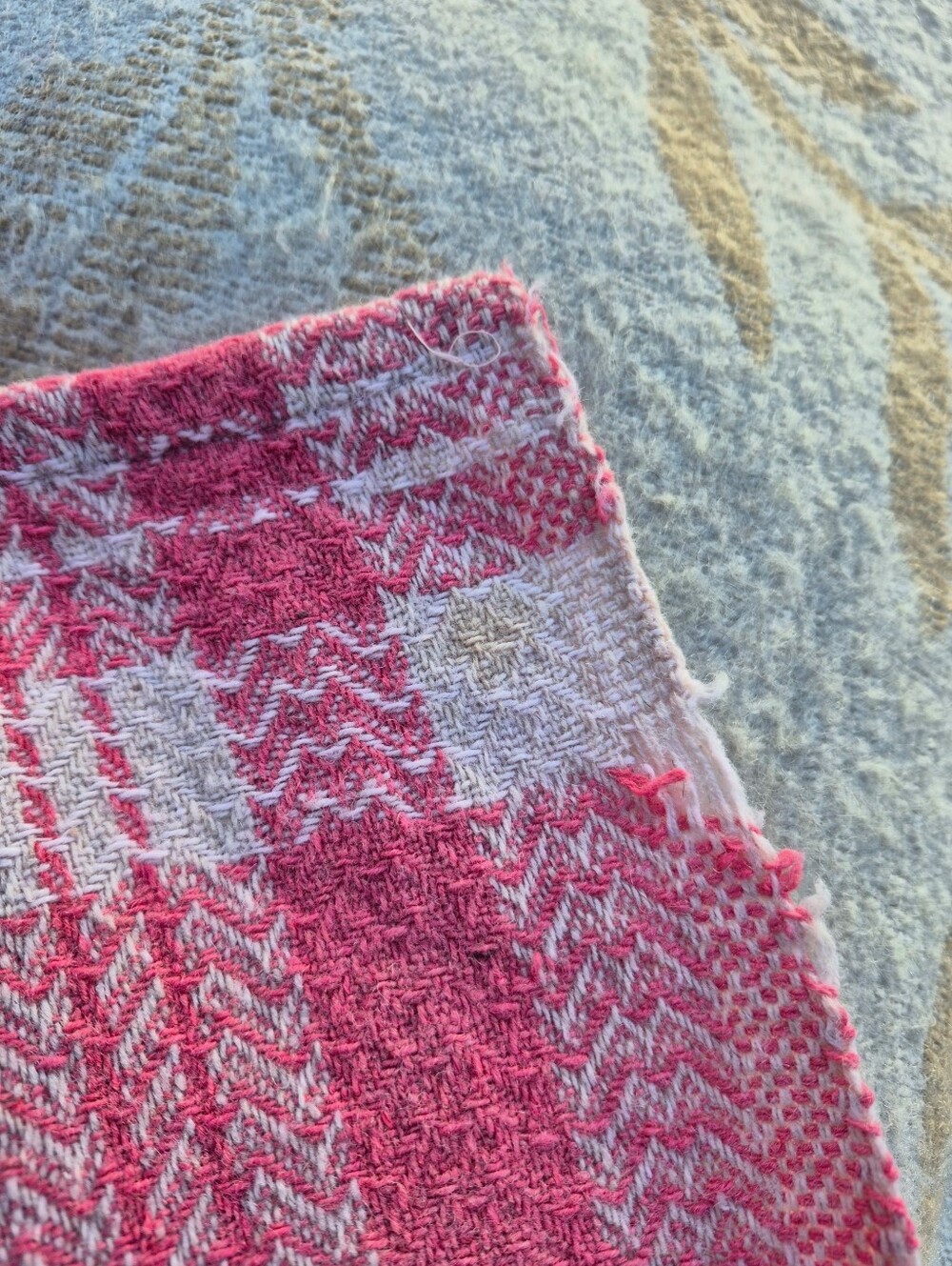 Pink And Cream Plaid Vintage Wool Blanket Full Size - Picture 6 of 6